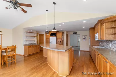 6640 Pine Island Drive NE, Comstock Park, MI 49321 - Photo 14