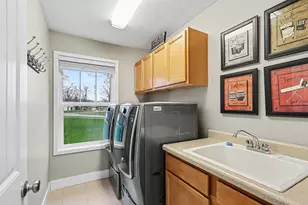 1070 Hawkins Ct, Kalamazoo, MI 49009 - Photo 24