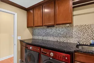 7637 Embassy Dr, Canton, MI 48187 - Photo 20