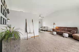 802 Sugar Maple St, Vicksburg, MI 49097 - Photo 12