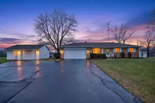3526 Van Horn Rd, Jackson, MI 49201 - Photo 2
