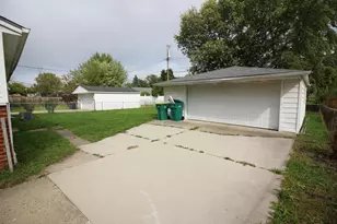 16265 Oakbrook St, Romulus, MI 48174 - Photo 2