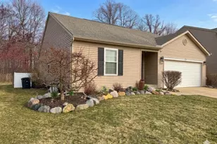 2822 Kalkaska River Dr, Fowlerville, MI 48836 - Photo 1