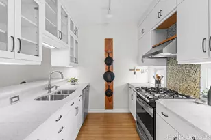 810 Livingston Ave NE, Grand Rapids, MI 49503 - Photo 12