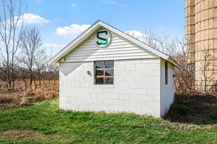 5284 E Territorial Rd, Pleasant Lake, MI 49272 - Photo 26