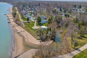 7226 Lakeview Dr, Lexington, MI 48450 - Photo 36