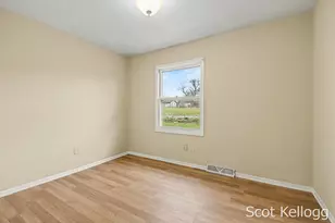 1735-1737 Sunny Creek Street SE, Kentwood, MI 49508 - Photo 6