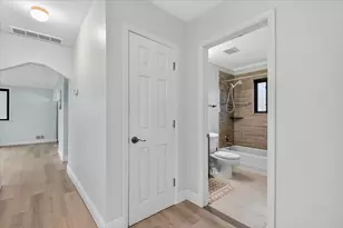 24432 Kensington St, Taylor, MI 48180 - Photo 12