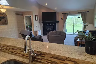 31637 Beaver Cir, New Boston, MI 48164 - Photo 8