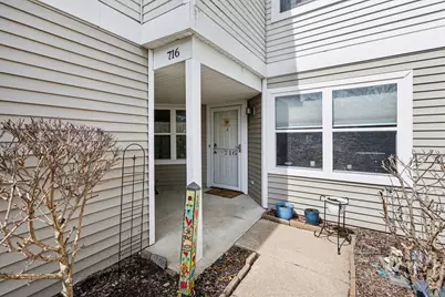 716 Cobblestone Way, Chelsea, MI 48118 - Photo 2