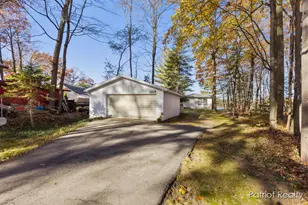 8995 Deer Point Dr, Newaygo, MI 49337 - Photo 22