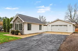 524 S Rosewood, Jackson, MI 49201 - Photo 4