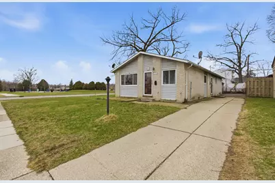 170 Beyne Street, Mount Clemens, MI 48043 - Photo 2