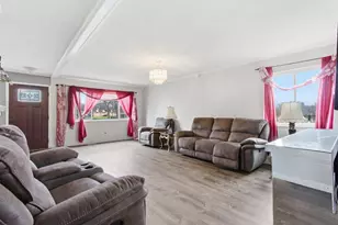 170 Beyne St, Mount Clemens, MI 48043 - Photo 2