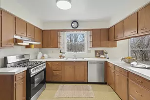 2889 Parkridge Dr, Ann Arbor, MI 48103 - Photo 12