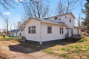 224 Davis St, Marcellus, MI 49067 - Photo 2