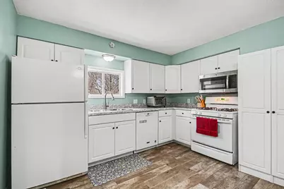 2638 Longstreet Avenue SW, Wyoming, MI 49509 - Photo 6