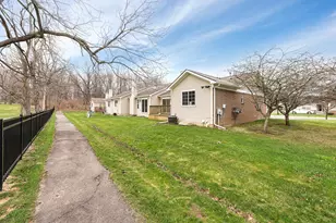 1329 Stewart Dr, Ypsilanti, MI 48198 - Photo 2