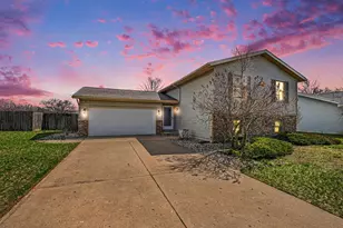 302 Maizie Ln, Sparta, MI 49345 - Photo 2