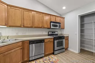 8955 N Clearwater Dr, Zeeland, MI 49464 - Photo 8