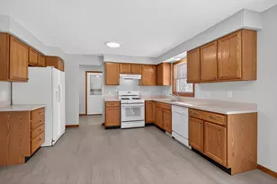 5452 Oakpoint Rd, Jackson, MI 49201 - Photo 12