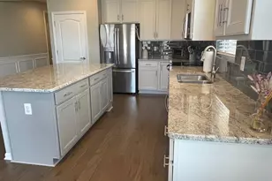 1352 Nuthatch Ln, Lake Orion, MI 48360 - Photo 6