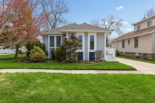 2521 Thayer Dr, Saint Joseph, MI 49085 - Photo 2