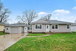 5057 Blaine Ave SE, Grand Rapids, MI 49508 - Photo 2