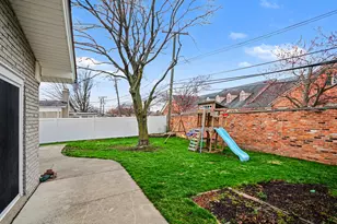 33057 Sherwood Forest Dr, Sterling Heights, MI 48310 - Photo 22