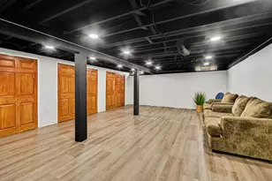 33057 Sherwood Forest Dr, Sterling Heights, MI 48310 - Photo 18