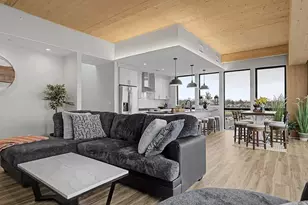 901 Adelaide Cir, Muskegon, MI 49441 - Photo 2