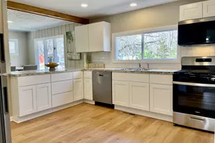 3104 Stratford St, Norton Shores, MI 49444 - Photo 6