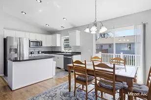 300 Regent St SE, Grand Rapids, MI 49548 - Photo 10