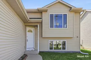 300 Regent St SE, Grand Rapids, MI 49548 - Photo 2