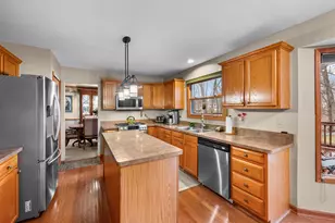 12091 Pembrooke Cir, South Lyon, MI 48178 - Photo 14
