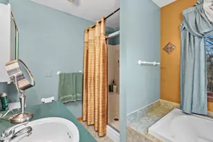 12091 Pembrooke Cir, South Lyon, MI 48178 - Photo 32