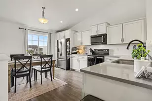 1637 Tea Pond Ct, Vicksburg, MI 49097 - Photo 10