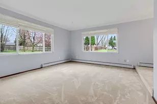 37625 Whitney Dr, Wayne, MI 48184 - Photo 8