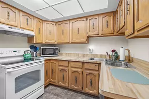 42282 E Edward Dr, Clinton Twp, MI 48038 - Photo 8