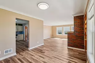 682 Budlong St, Adrian, MI 49221 - Photo 4