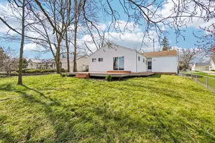 682 Budlong St, Adrian, MI 49221 - Photo 32