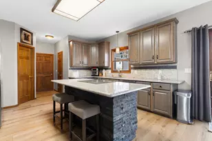 9109 Pine Hill Ct, Saline, MI 48176 - Photo 10