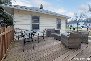 2208 Dawson Ave NE, Grand Rapids, MI 49505 - Photo 6