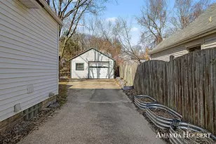 833 Van Buren Ave NW, Grand Rapids, MI 49504 - Photo 32