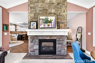 17488 Shinnecock Dr, Spring Lake, MI 49456 - Photo 10