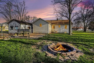 308 E Peck Avenue, White Pigeon, MI 49099 - Photo 6