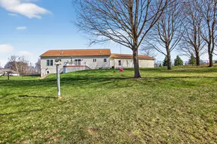 12201 Dylan Ln, Parma, MI 49269 - Photo 2