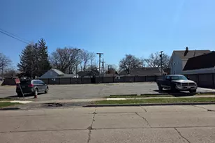 22006 N Chrysler Dr, Hazel Park, MI 48030 - Photo 16