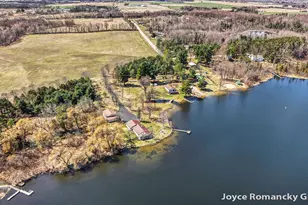 11235 W Broomfield Rd, Remus, MI 49340 - Photo 4