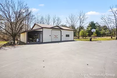 11235 W Broomfield Road, Remus, MI 49340 - Photo 34